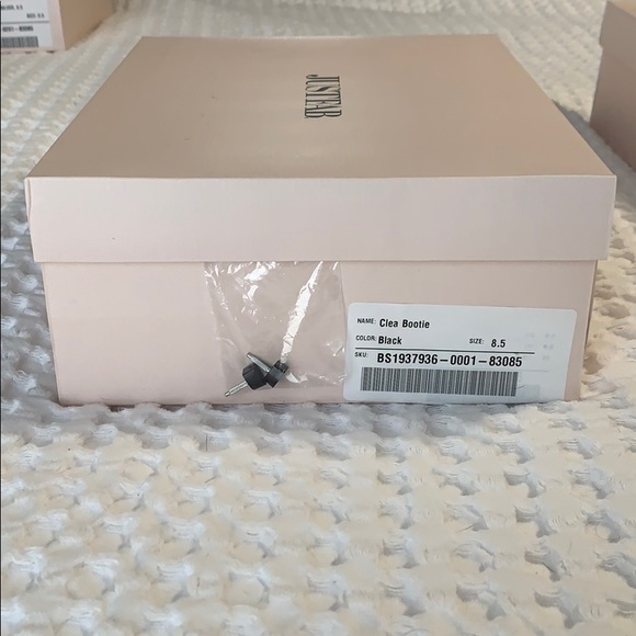 Clea Bootie - Picture 5 of 5